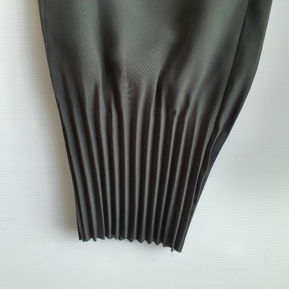 COS Women's Pleated Hem Khaki Green Pants with Pockets Size 12 - Picture 5 of 7